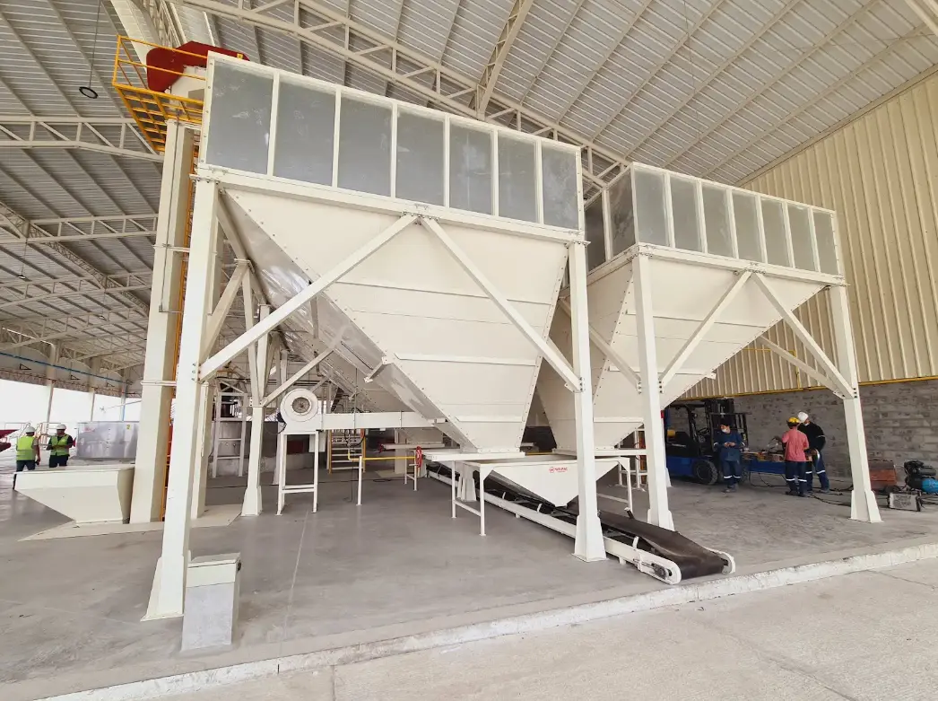 ilo elevado de recepción para cacao semiseco + sistema precalentador